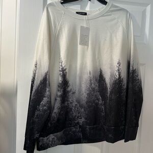 Carrera Black and White Crewneck with Nature-Inspired Design